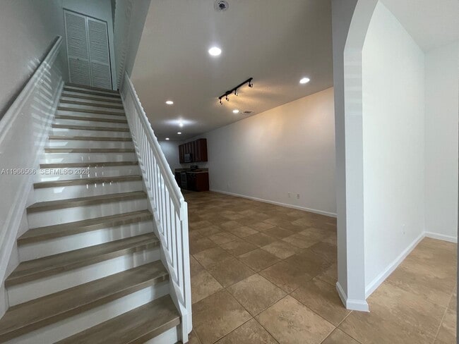 Building Photo - 6010 Woodlands Blvd