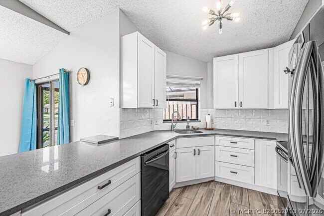 Building Photo - 2826 Stoneway Ln