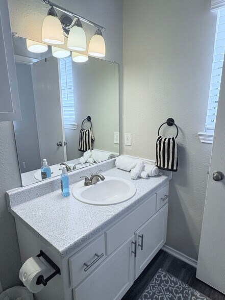 Building Photo - 111 W William Cannon Dr