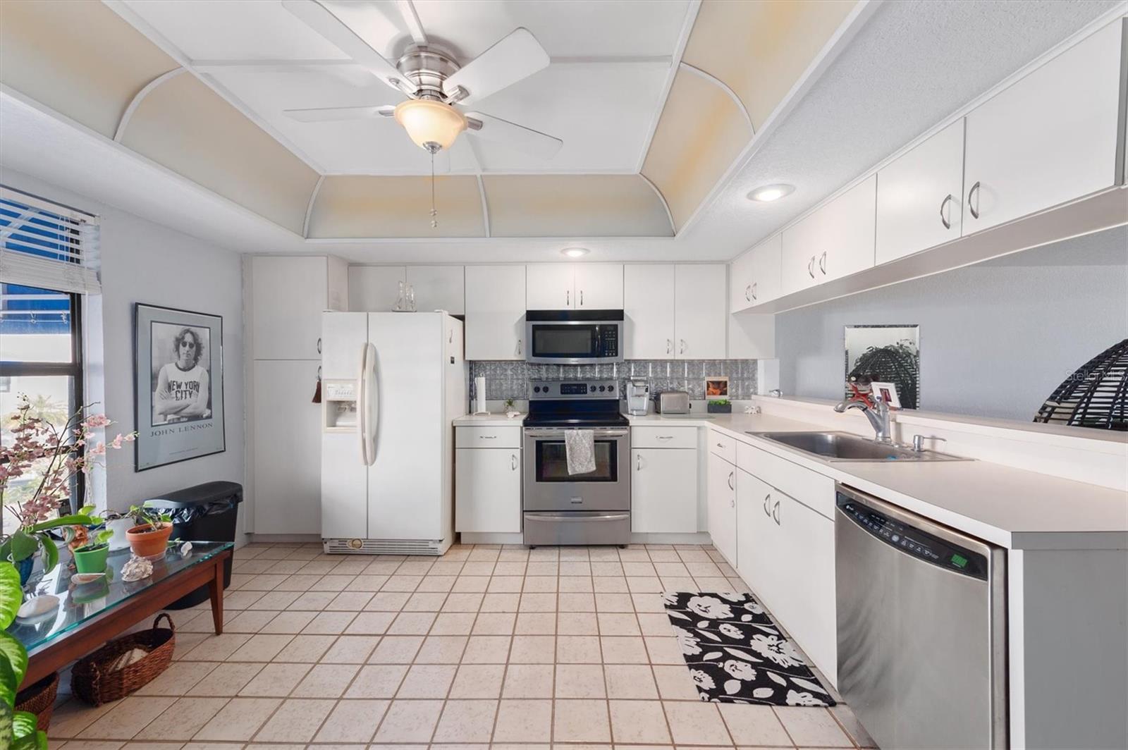 Kitchen - 745 Pinellas Bayway S