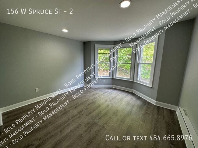 Building Photo - Two bedroom 2nd floor Tamaqua apartment w ...