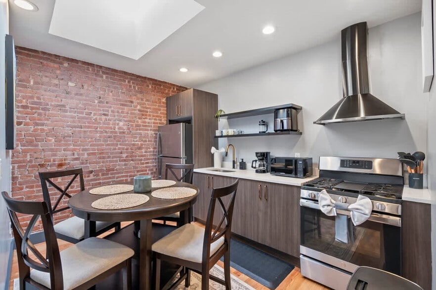 Building Photo - 334 Palisade Ave