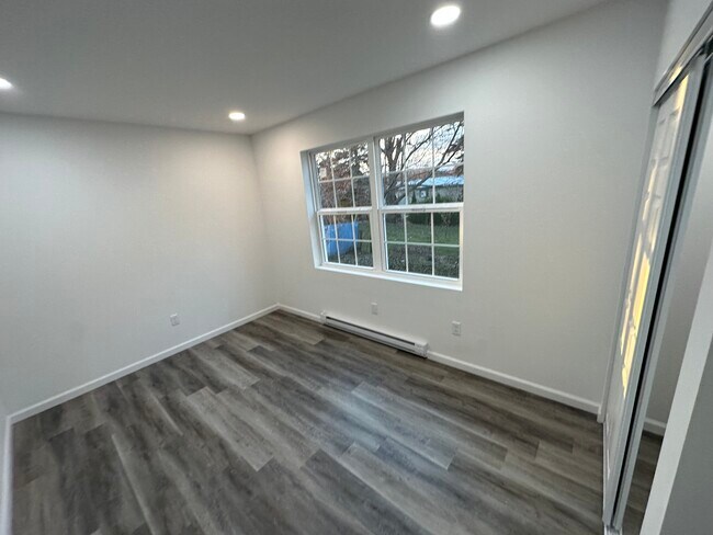Building Photo - 316 Cherry St