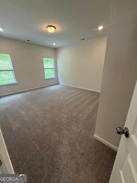 Building Photo - 2340 Ravencliff Dr