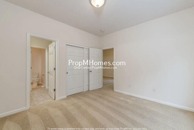 Building Photo - Spacious Three Bedroom Home on Bull Mountain - Gated Street!