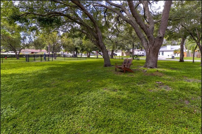 Building Photo - Fountains at Pinellas Park