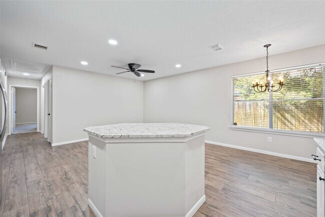 Building Photo - 5418 Roserock Ln