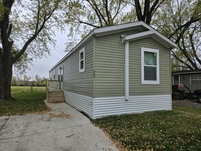 Building Photo - 305 Louva Ln