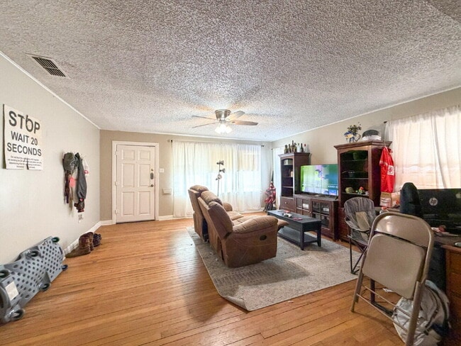 Building Photo - 2710 32nd St