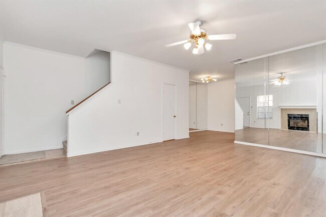 Building Photo - 9800 Pagewood Ln