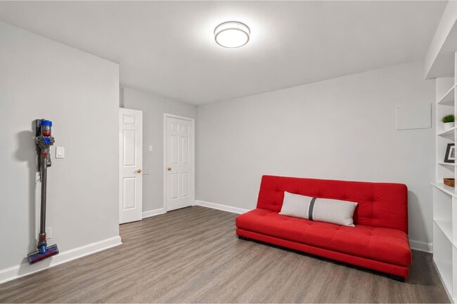 Building Photo - 4422 Westover Pl NW