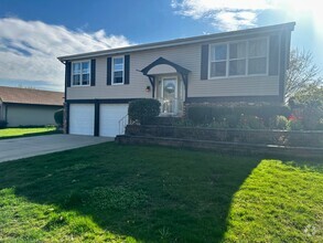 Building Photo - 305 Sutherland Ln