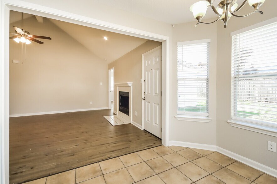 Building Photo - 918 Chase Park Dr