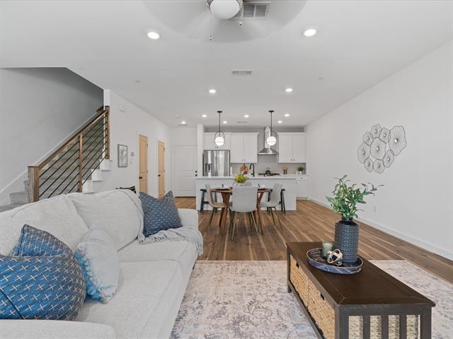 Building Photo - 871 Cavitt Ct