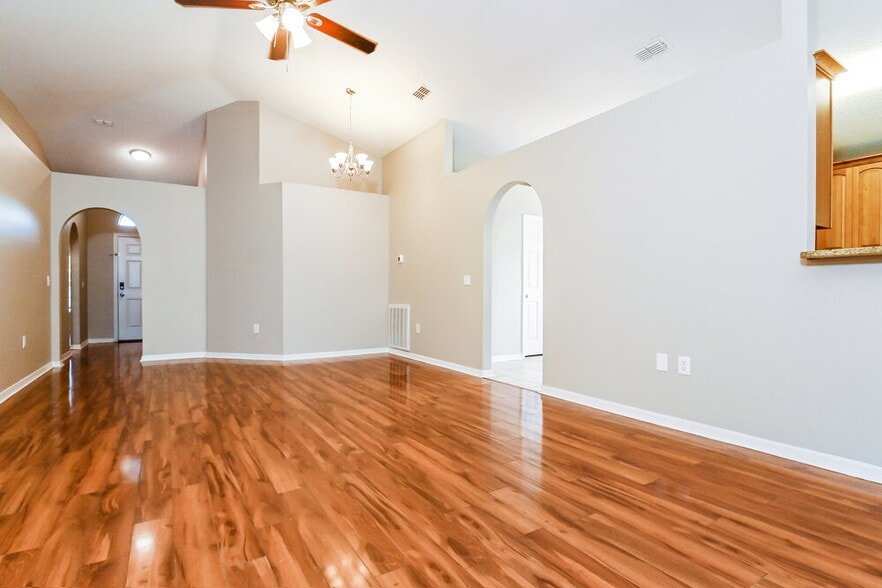 Building Photo - 8212 Settles Crk Lp