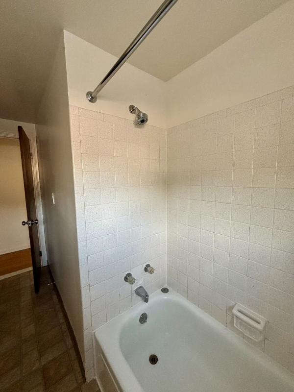 Building Photo - 110 Losson Rd