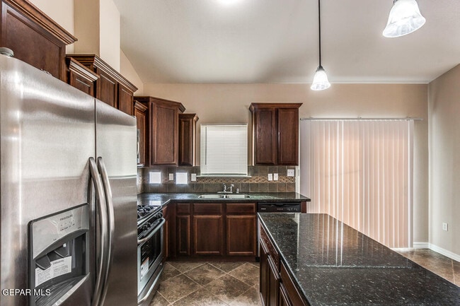 Building Photo - 228 Flor Scabiosa Dr