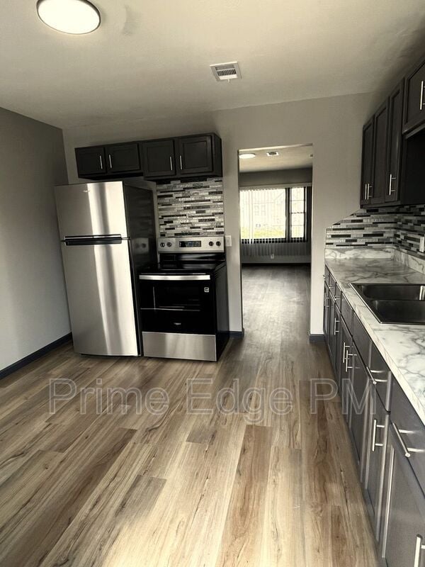 Building Photo - 4027 F St