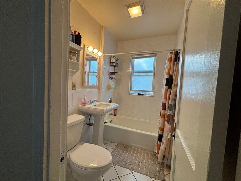 Building Photo - 109 Birch St