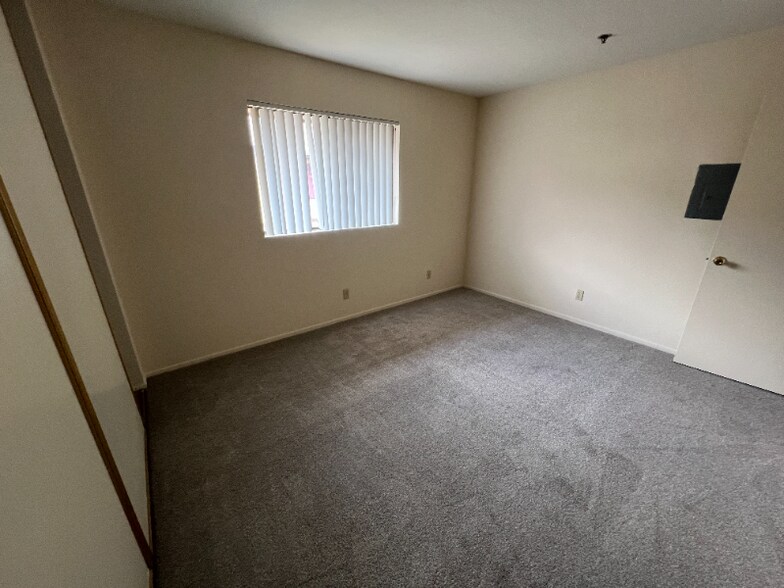 Building Photo - 1517 Rock Glen Ave