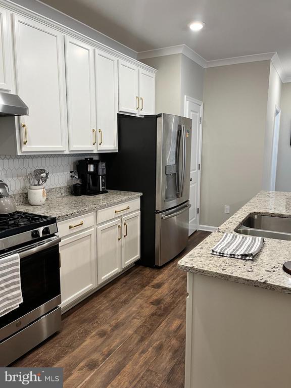 Building Photo - 327 Kramer Ct