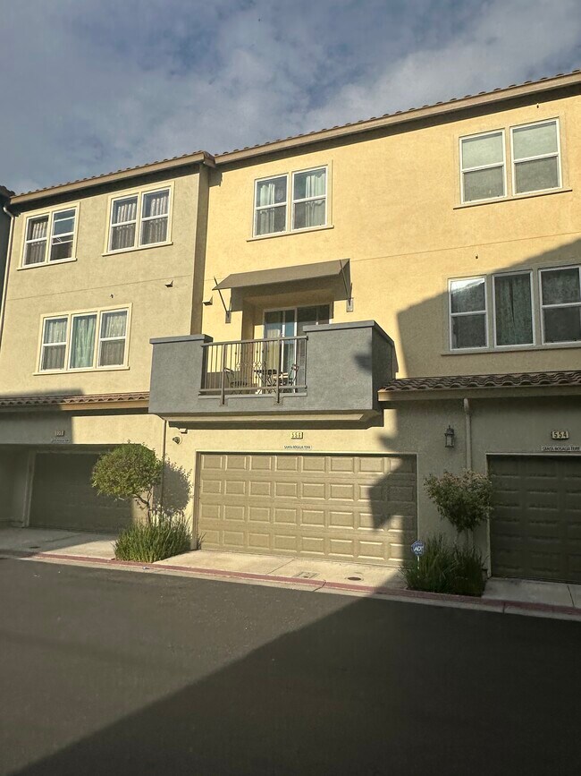 Building Photo - 556 Santa Rosalia Ter