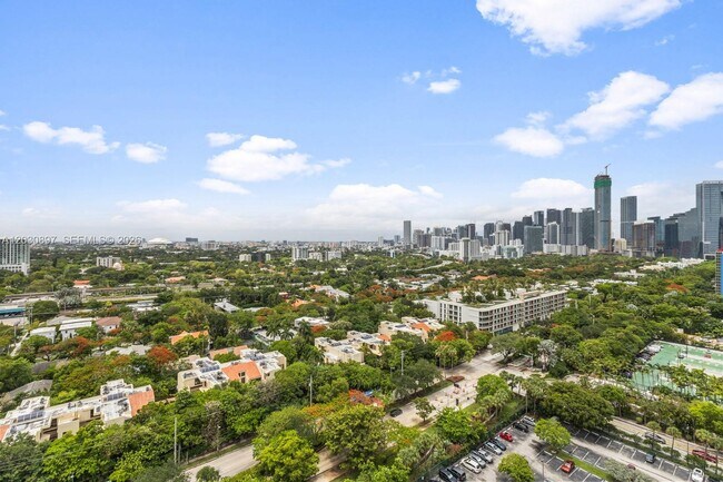 Building Photo - 2475 Brickell Ave