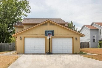 Building Photo - 4506 Lago Cir