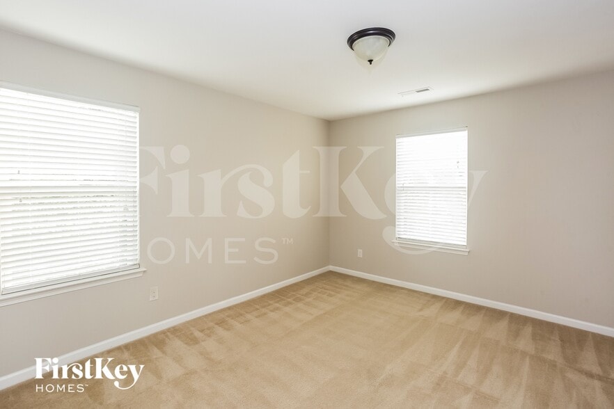 Building Photo - 2299 Isaac St