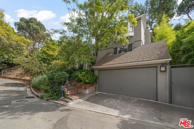 Building Photo - 5630 Spreading Oak Dr