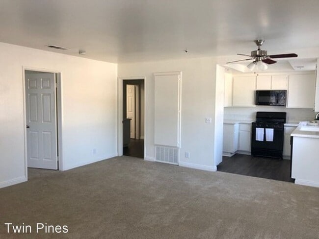 Building Photo - 2567 Orange Ave