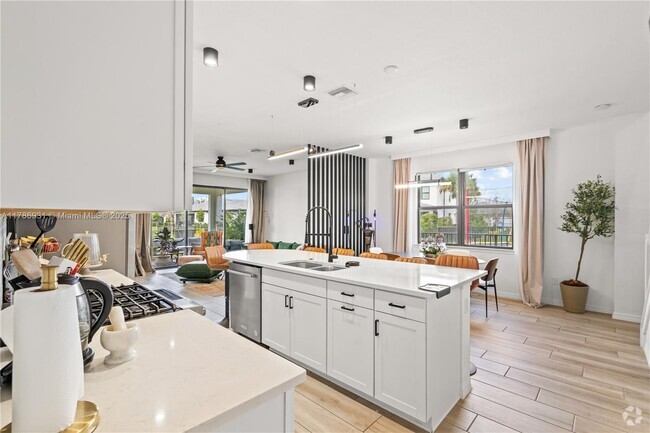 Building Photo - 4461 Waterside Dr
