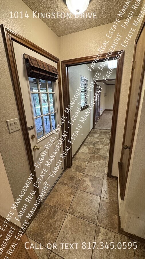 Building Photo - 1014 Kingston Dr