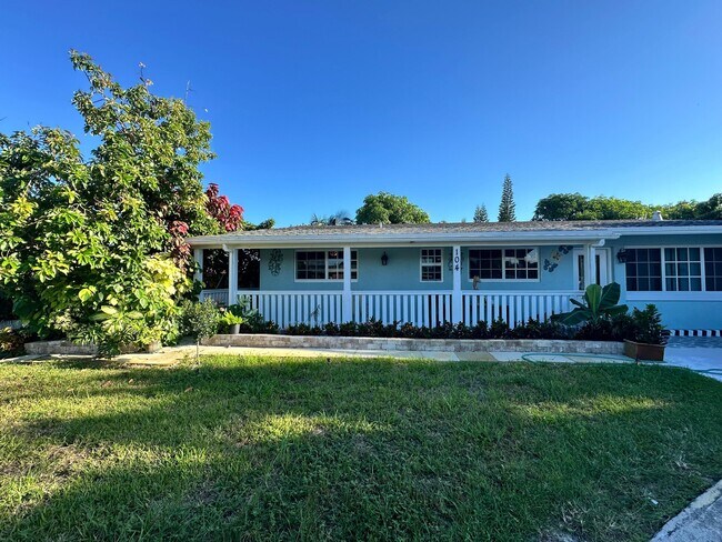 Primary Photo - 104 NE 16th Ave