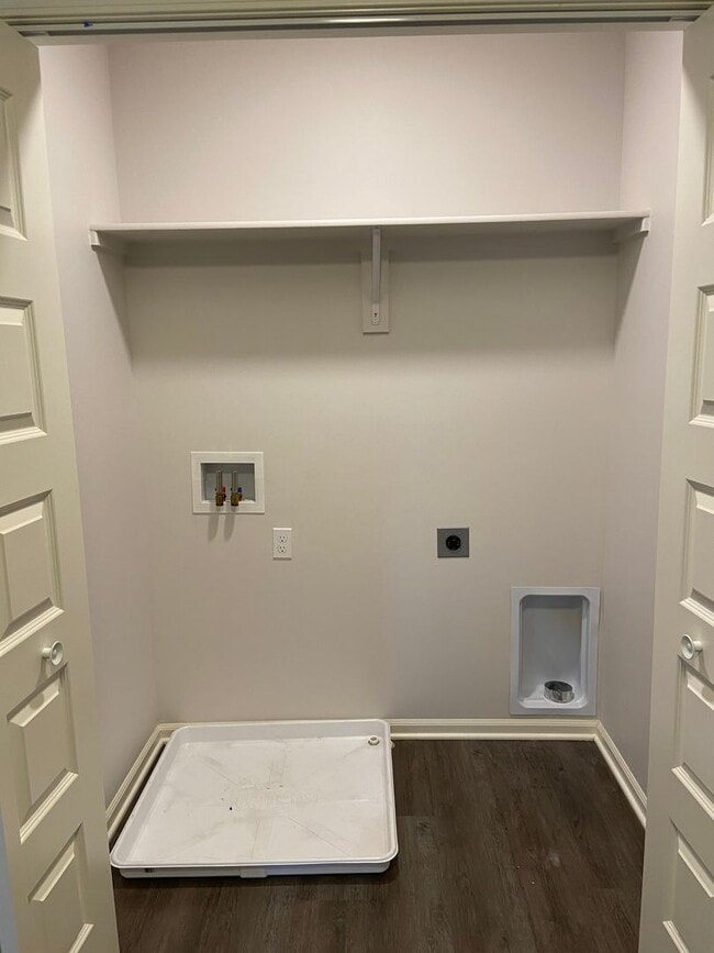 Building Photo - *Pre-leasing* | Three Bedroom | Two Bath H...