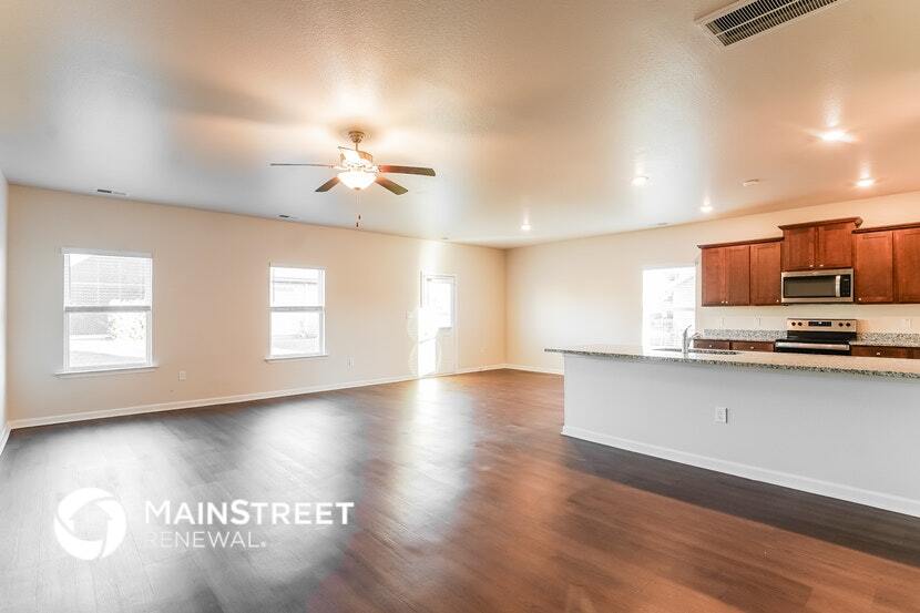 Building Photo - 1001 Pilgrim Ln