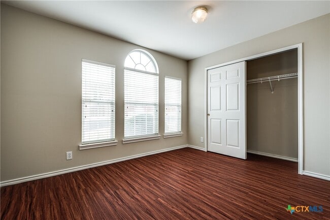 Building Photo - 5914 Wexford Brook