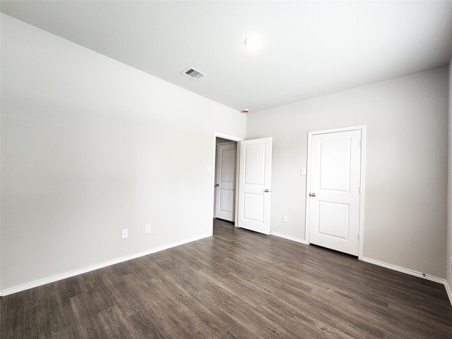 Building Photo - 26471 Joy Village Dr