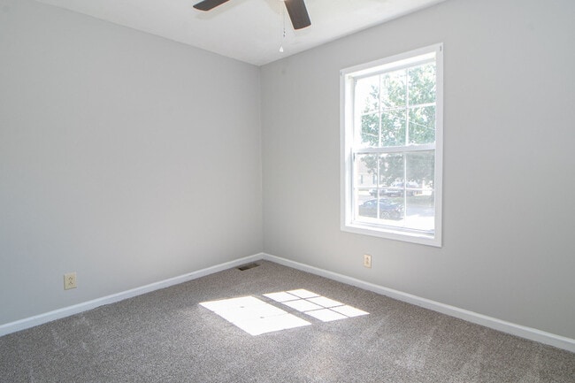 Building Photo - 1325 Meredith Way