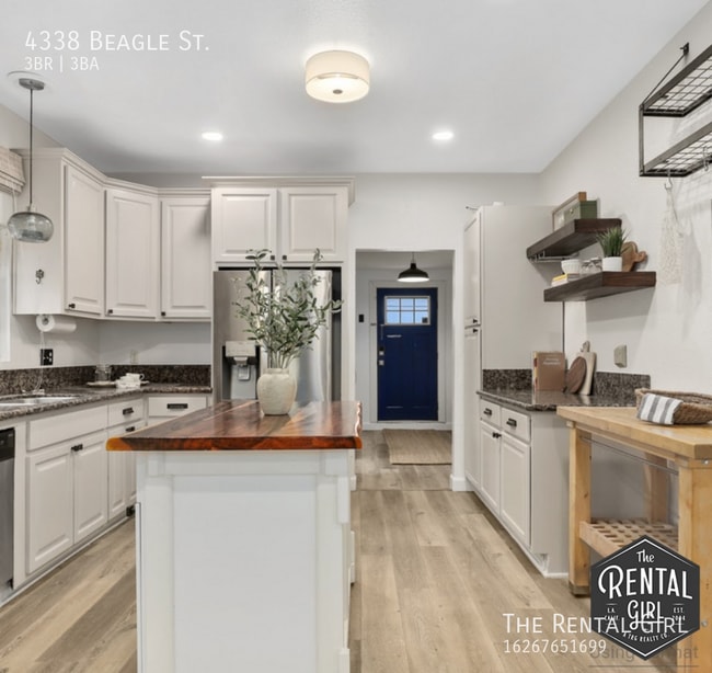 Building Photo - 4338 Beagle St