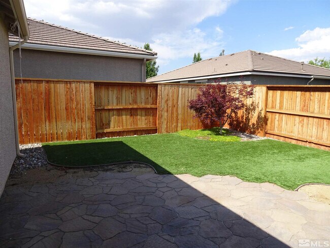 Building Photo - 494 Merganser Ln