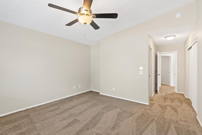 Building Photo - 6098 S Place Du Lis