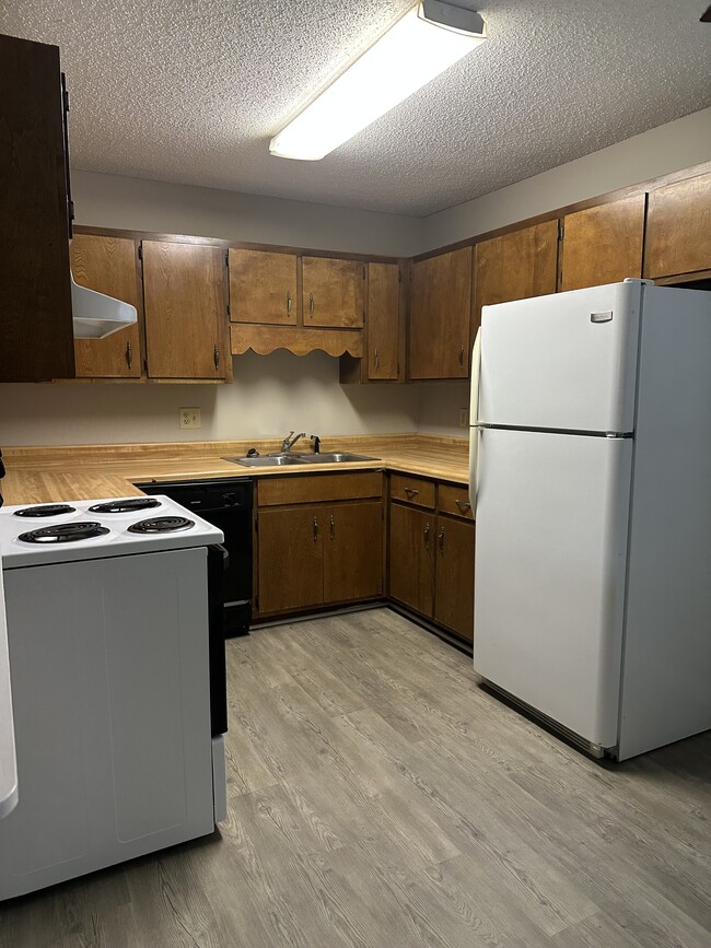 Building Photo - 804 Park Ave N