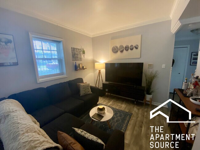 Building Photo - 3714 N Sheffield Ave