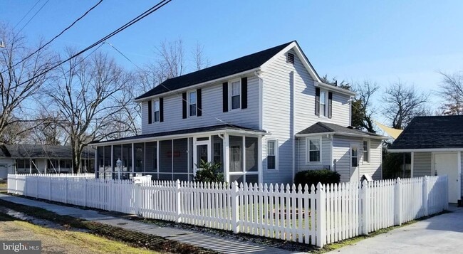 Building Photo - 300 Lafayette St