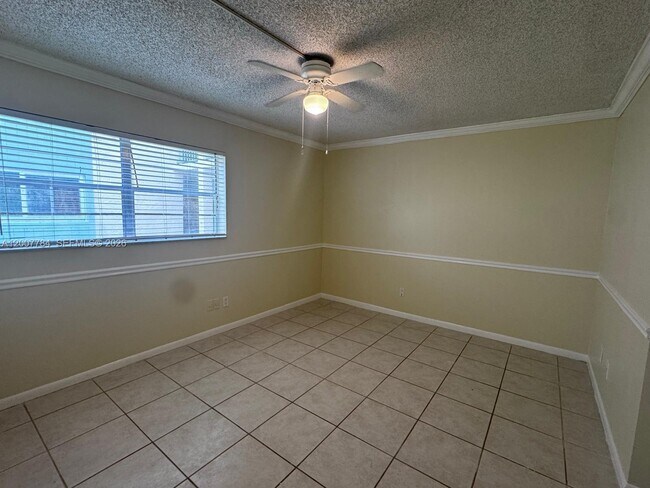 Building Photo - 4273 NW 89th Ave