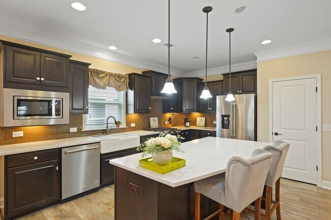 Building Photo - 10 Chicory Ct