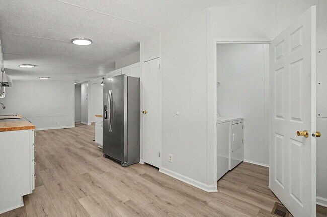 Building Photo - Updated 3-Bedroom Home on 10 acres in Chapel Hill