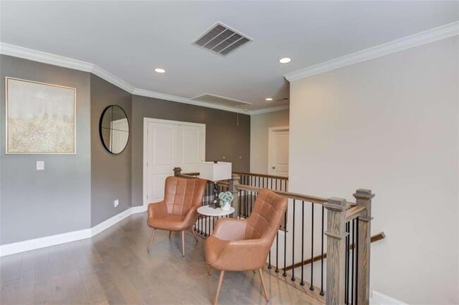 Building Photo - 1450 Edgebrook Ct NE