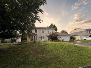 Building Photo - 4-Bedroom Home in Howell